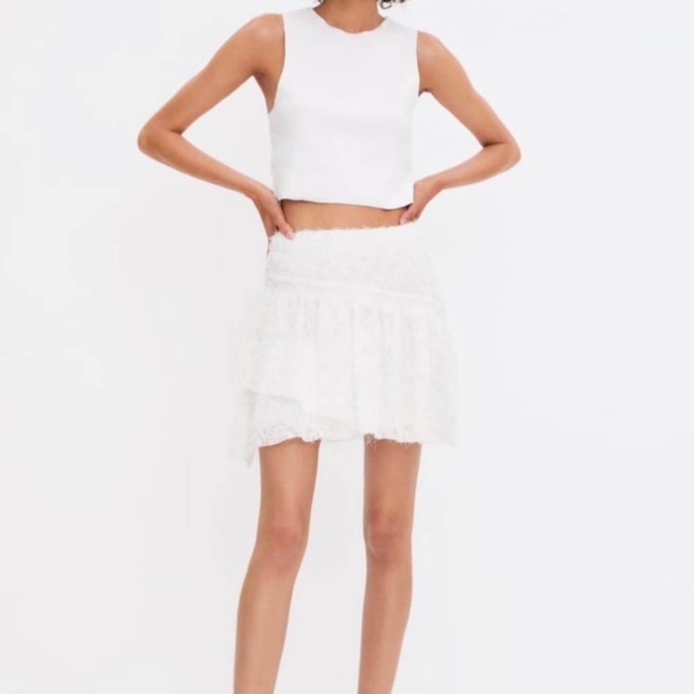 Zara white mini skirt, size small, never worn